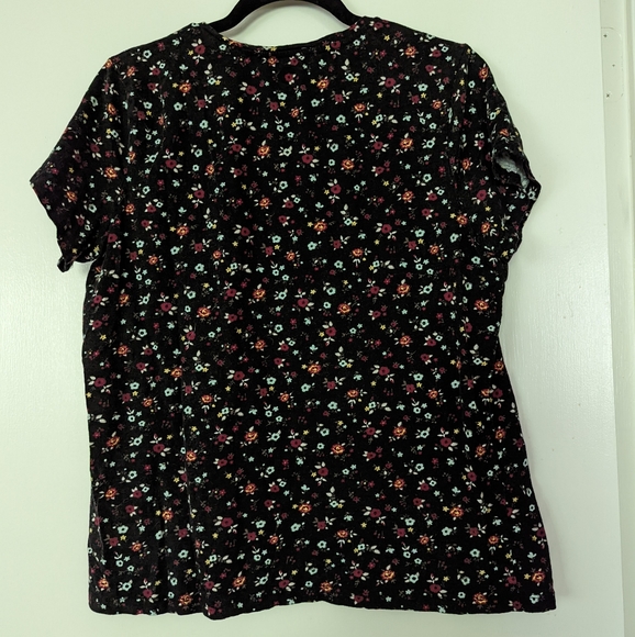 Flower Pattern Tee - Picture 2 of 4